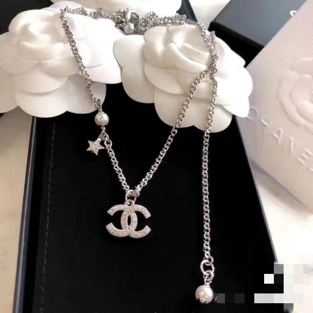 Chanel Necklace Pearl Minimalist Style