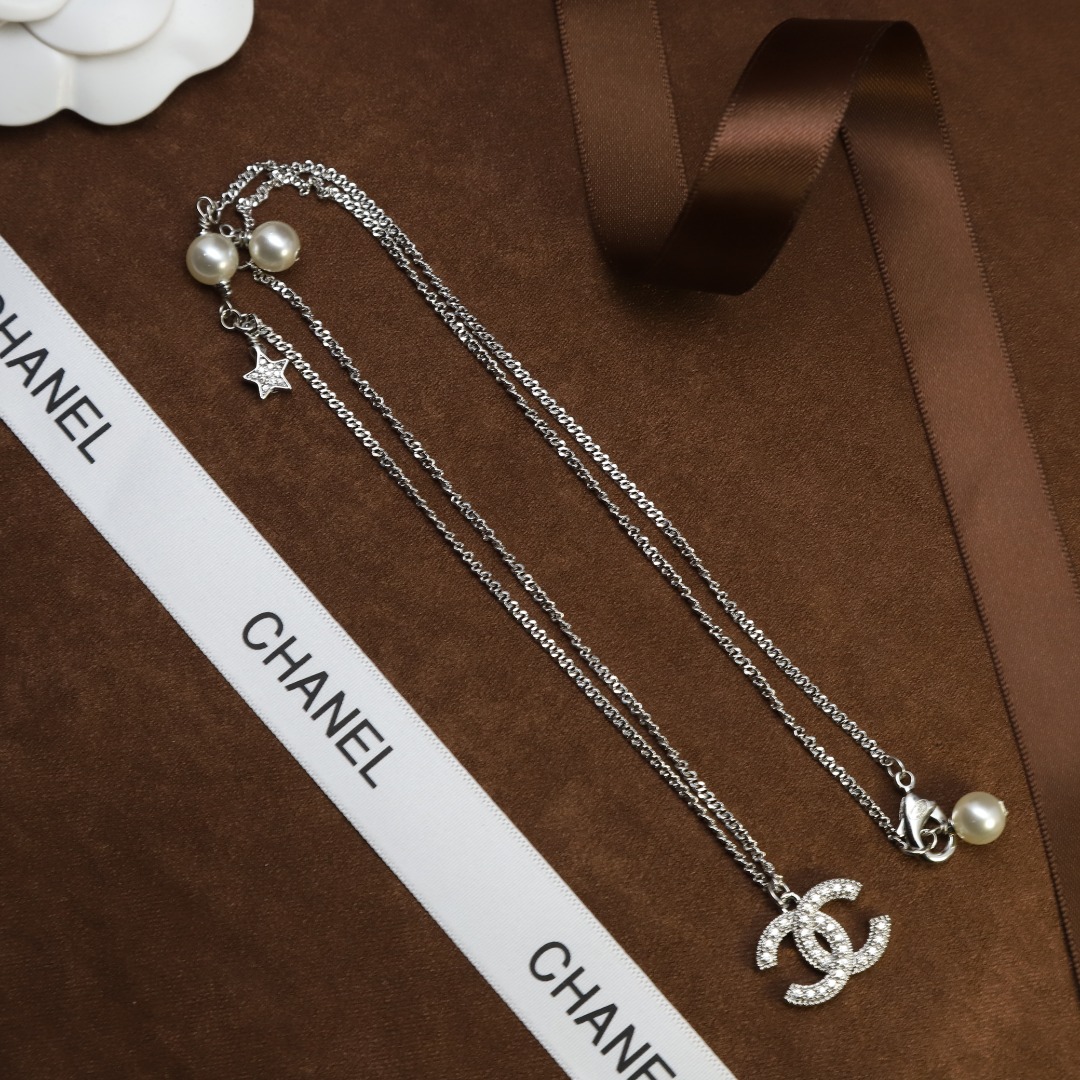 Chanel Necklace Pearl Minimalist Style