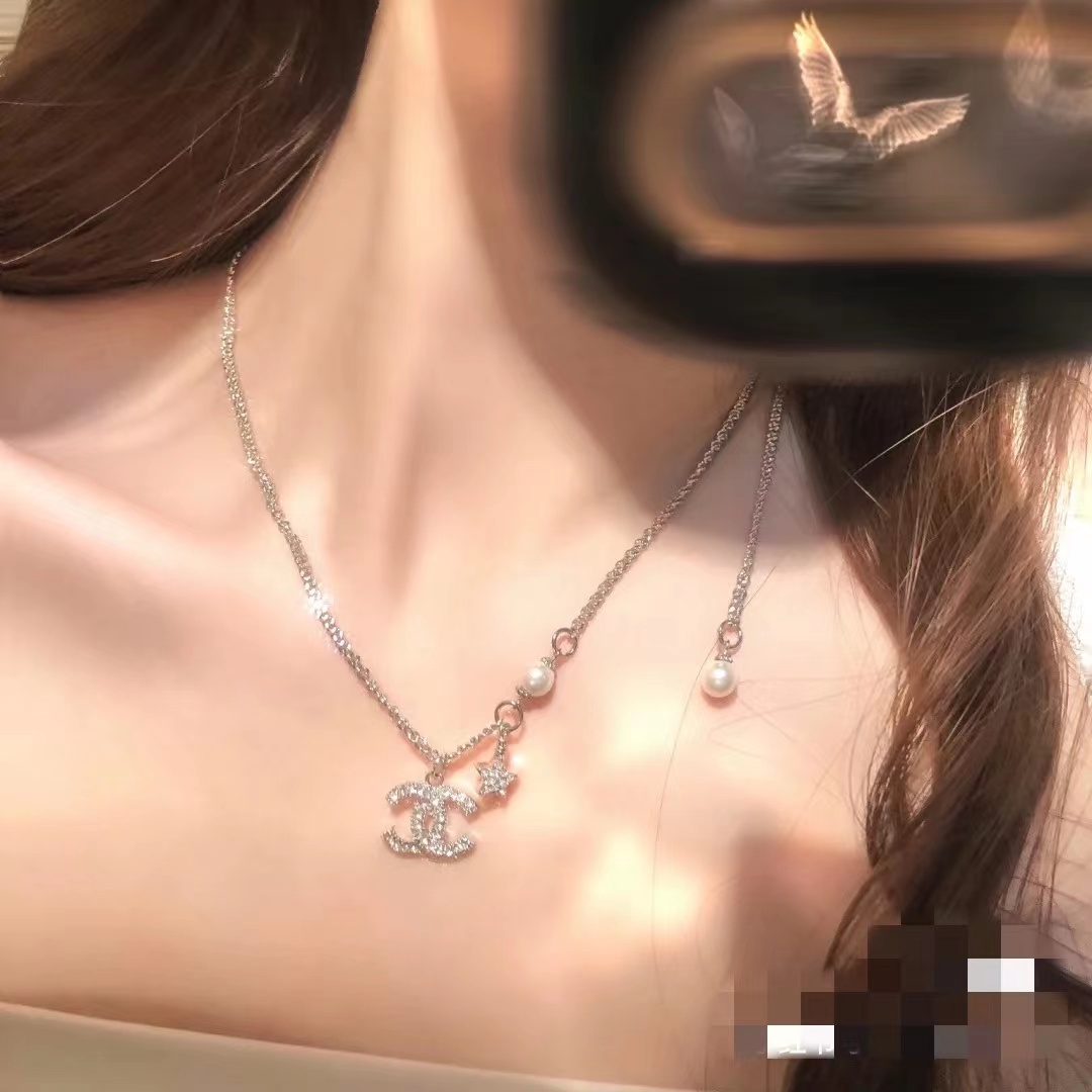 Chanel Necklace Pearl Minimalist Style