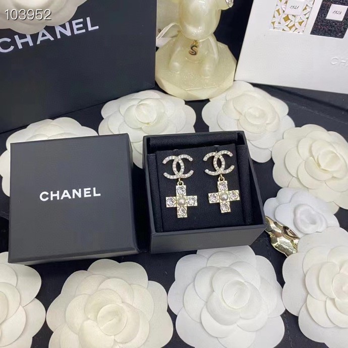 Chanel Earrings Pearl