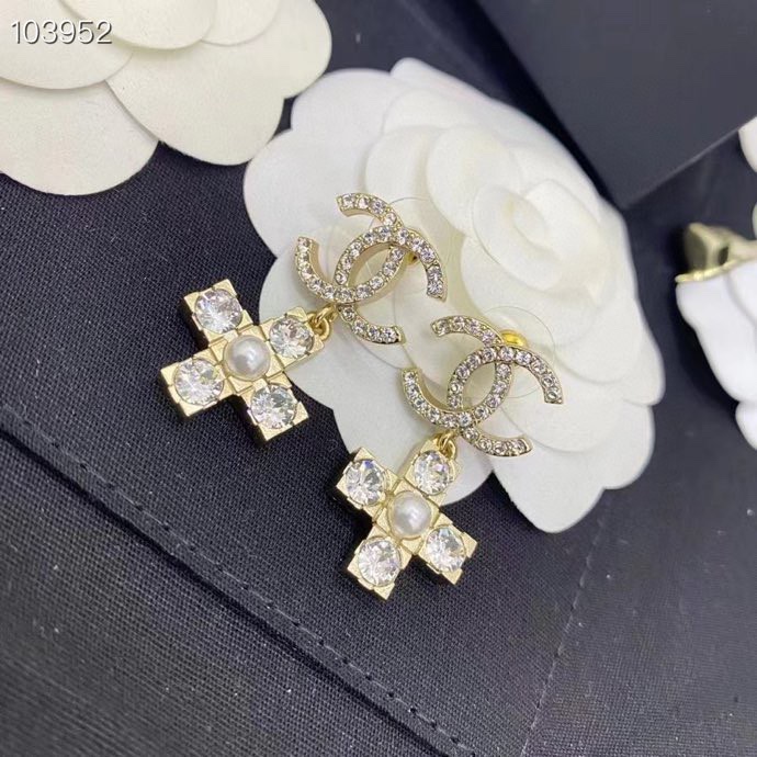 Chanel Earrings Pearl