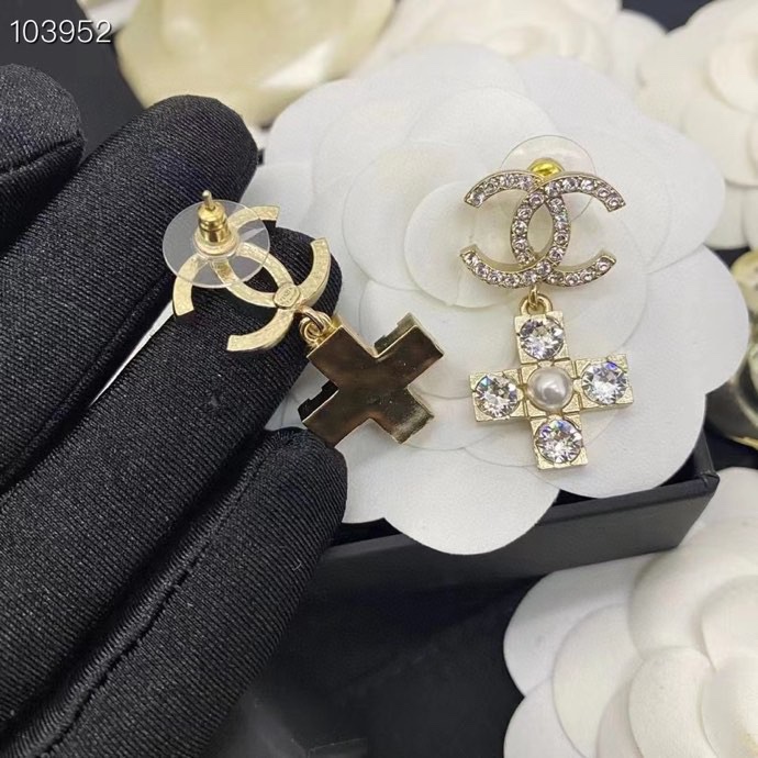 Chanel Earrings Pearl