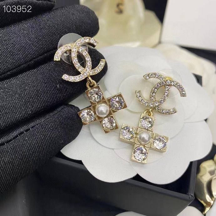Chanel Earrings Pearl