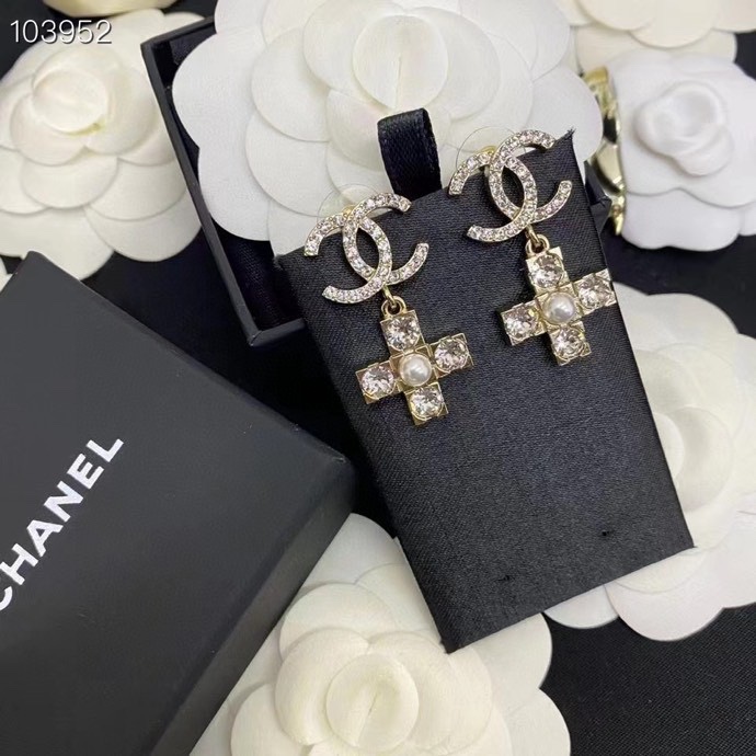 Chanel Earrings Pearl