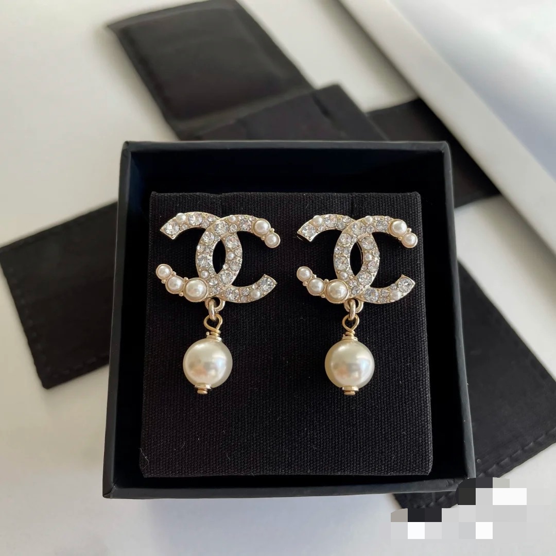 Chanel Earrings Pearl