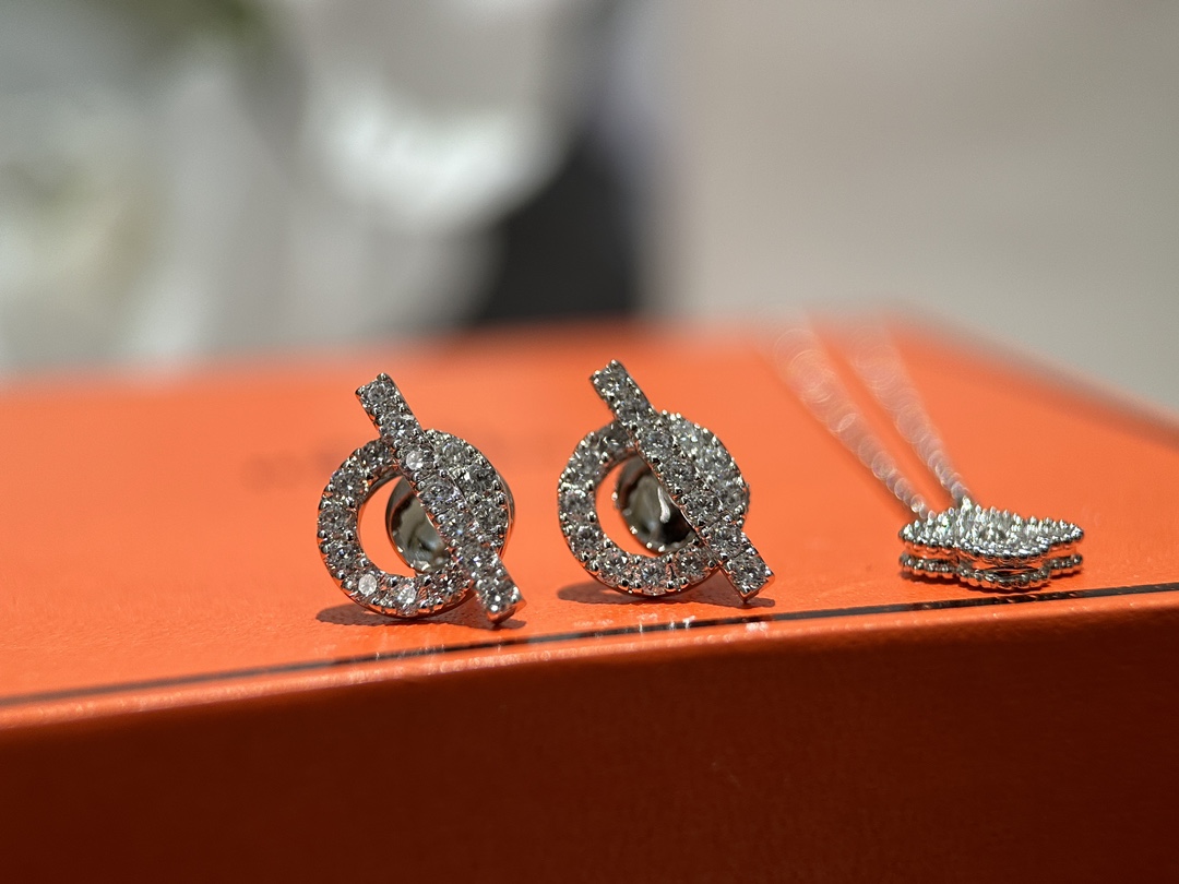 Van Cleef Arpels Necklace Inlaid