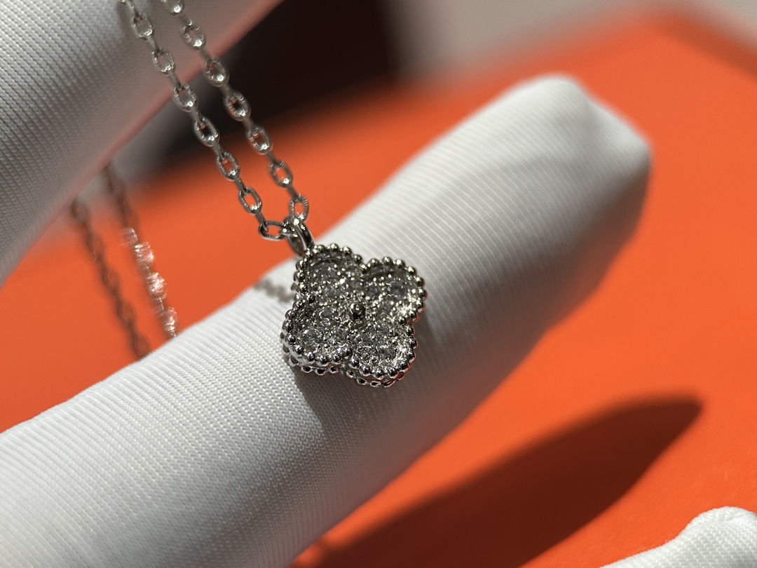 Van Cleef Arpels Necklace Inlaid