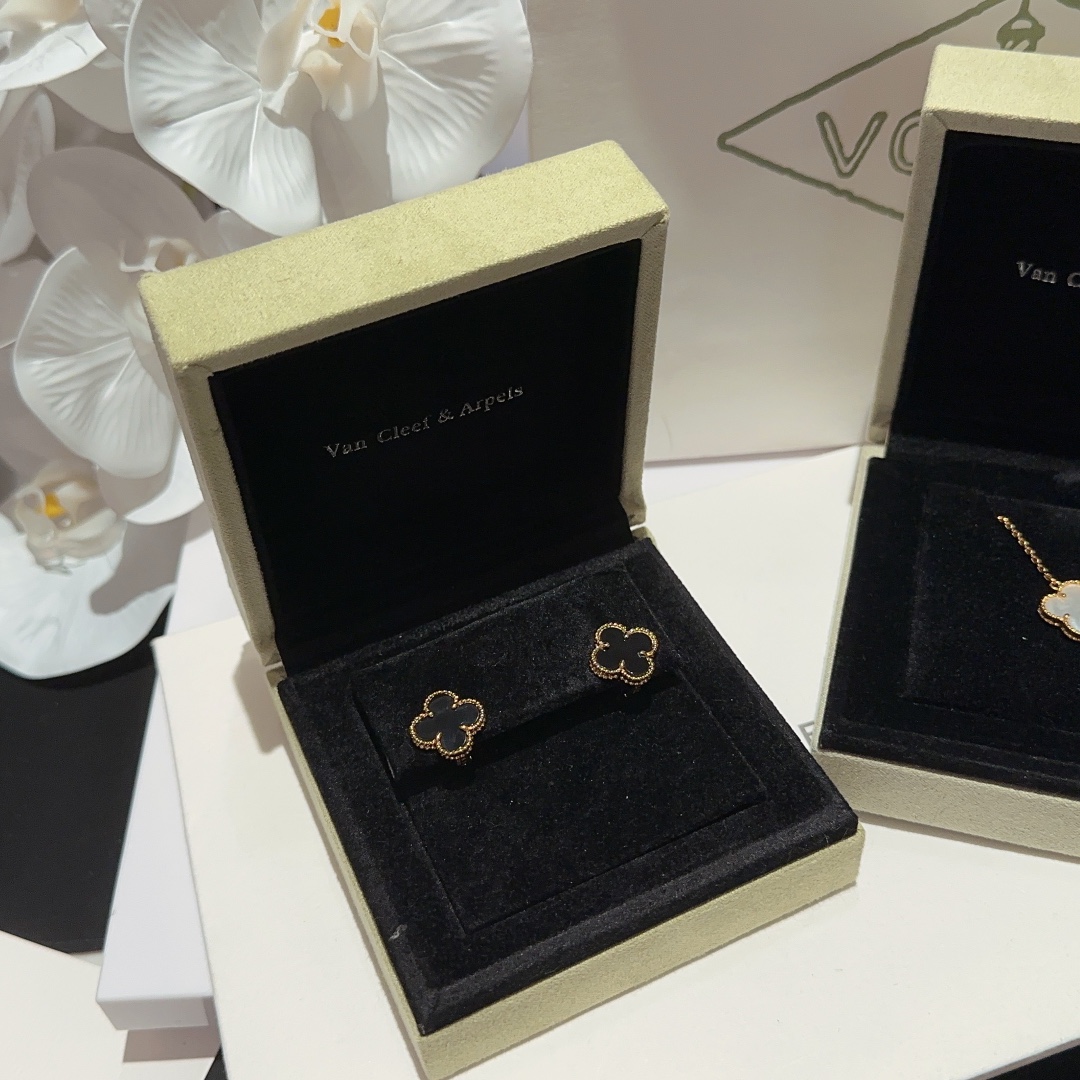 Van Cleef Arpels Necklace