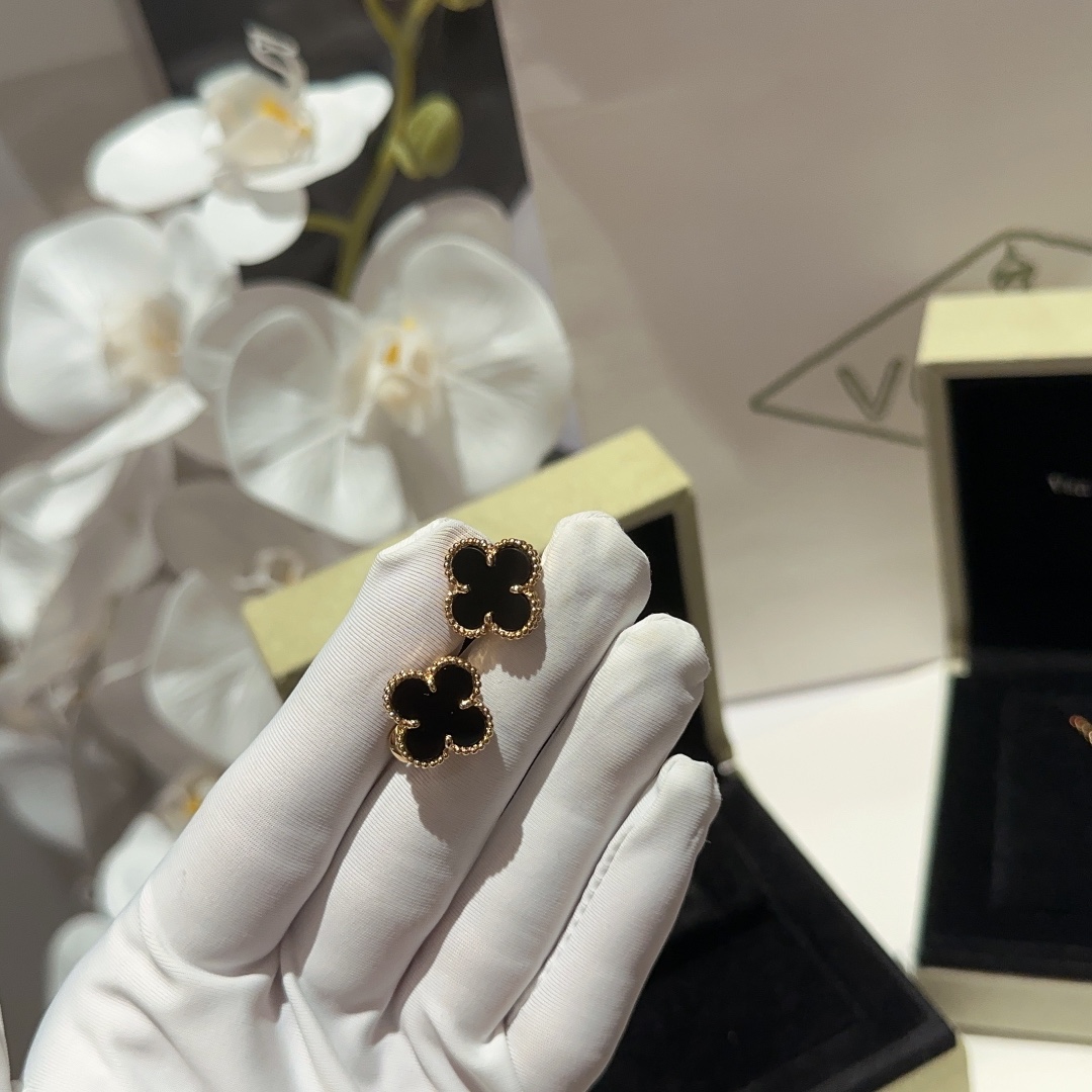 Van Cleef Arpels Necklace