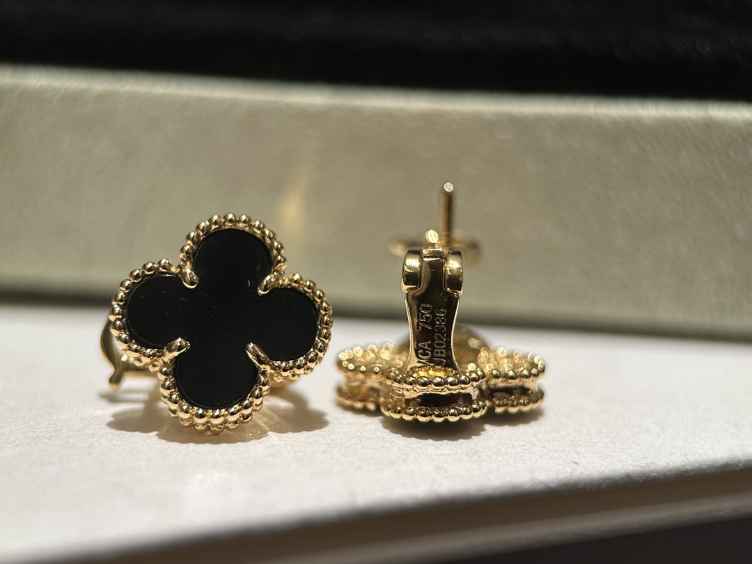 Van Cleef Arpels Necklace