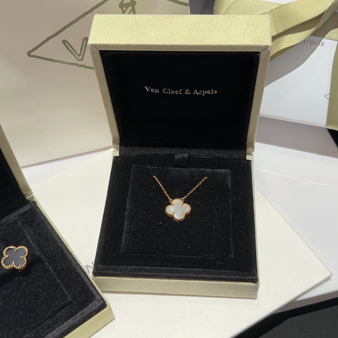 Van Cleef Arpels Necklace