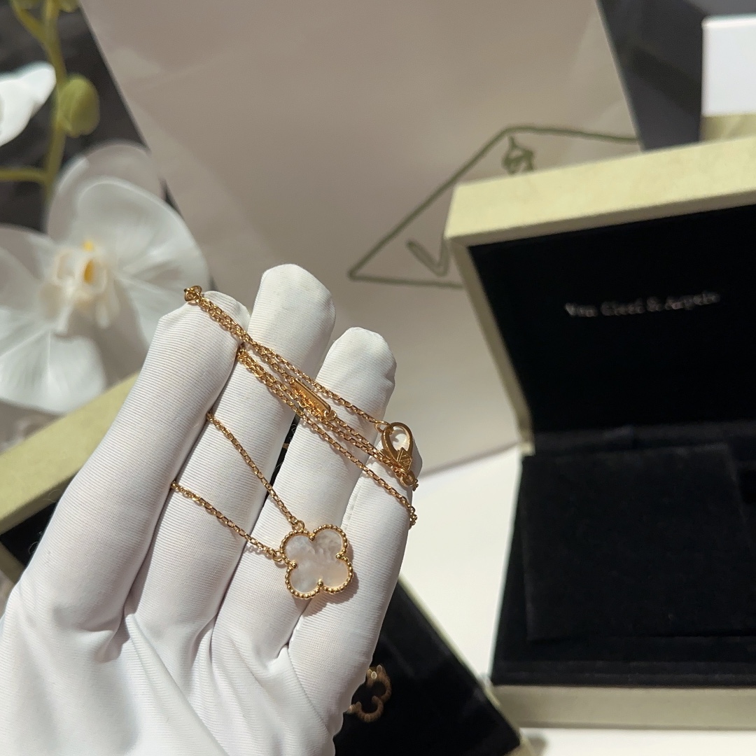 Van Cleef Arpels Necklace