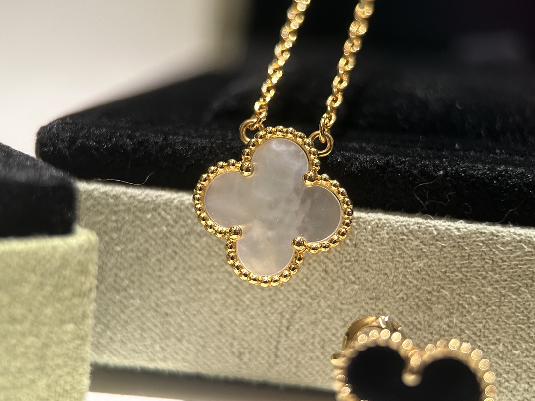 Van Cleef Arpels Necklace