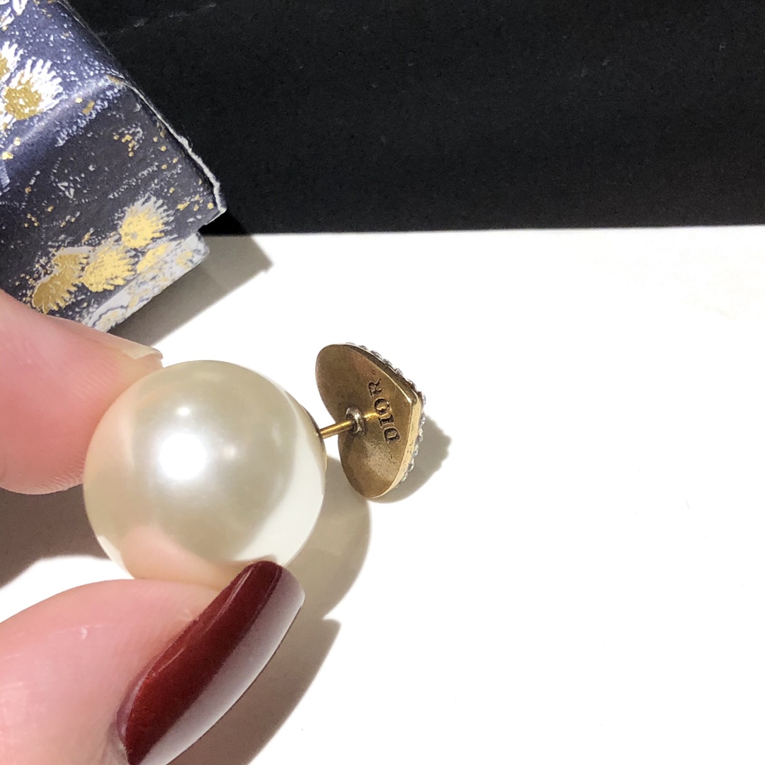 Dior Earrings Pearl Gold