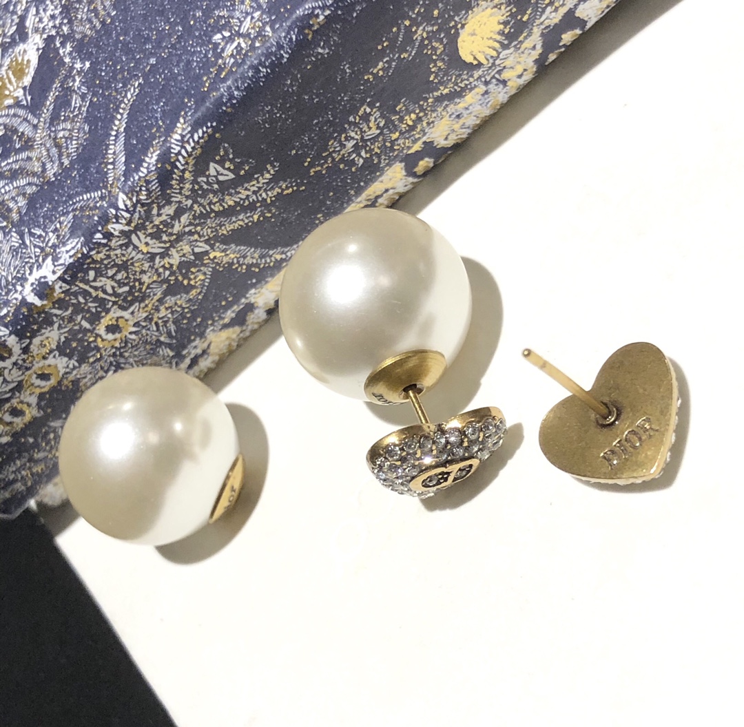 Dior Earrings Pearl Gold