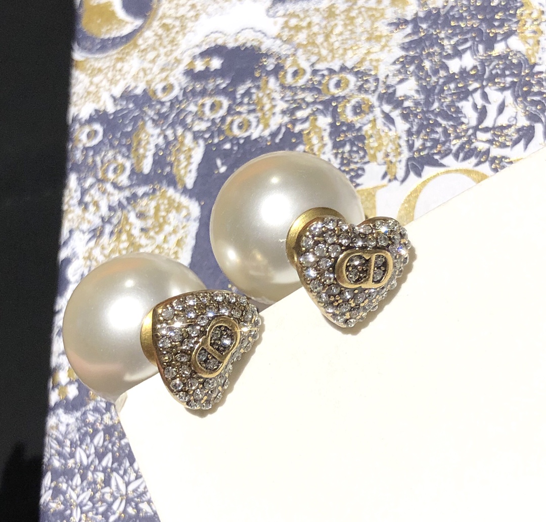 Dior Earrings Pearl Gold