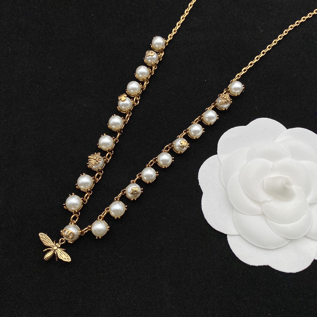 Dior Necklace Pearl Inlaid