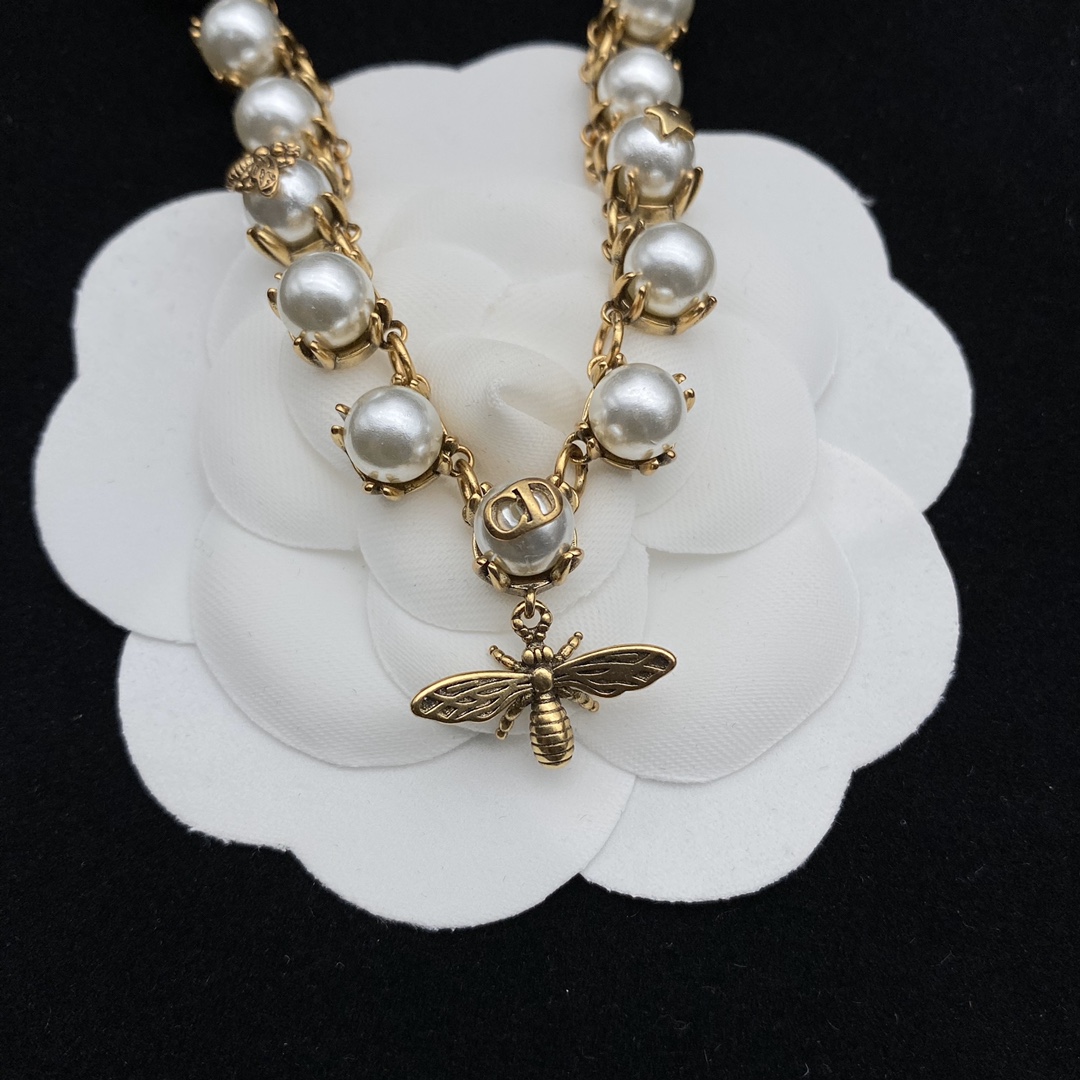 Dior Necklace Pearl Inlaid