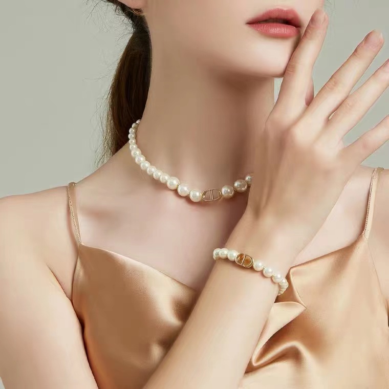 Dior Necklace Pearl Inlaid