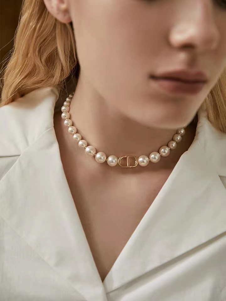 Dior Necklace Pearl Inlaid