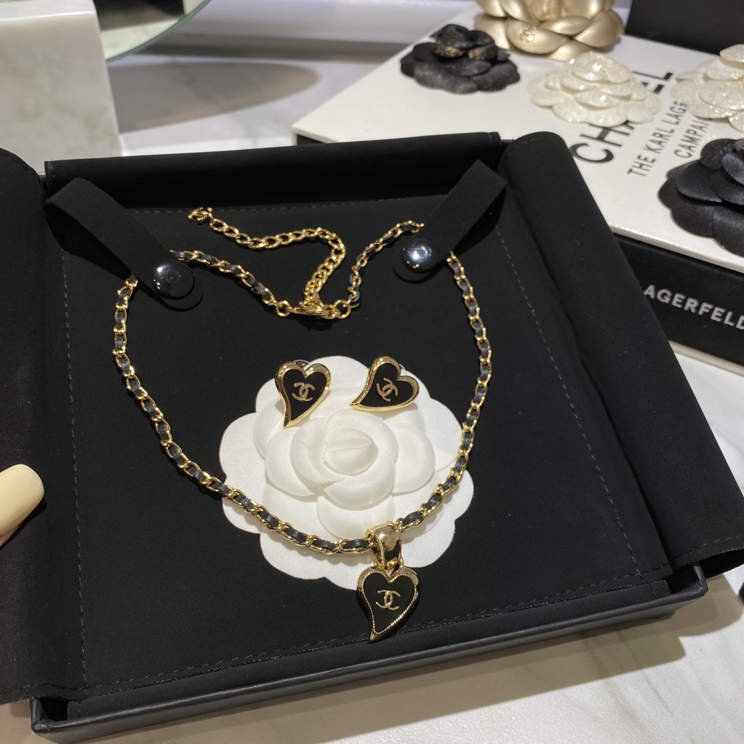 Chanel Necklace L