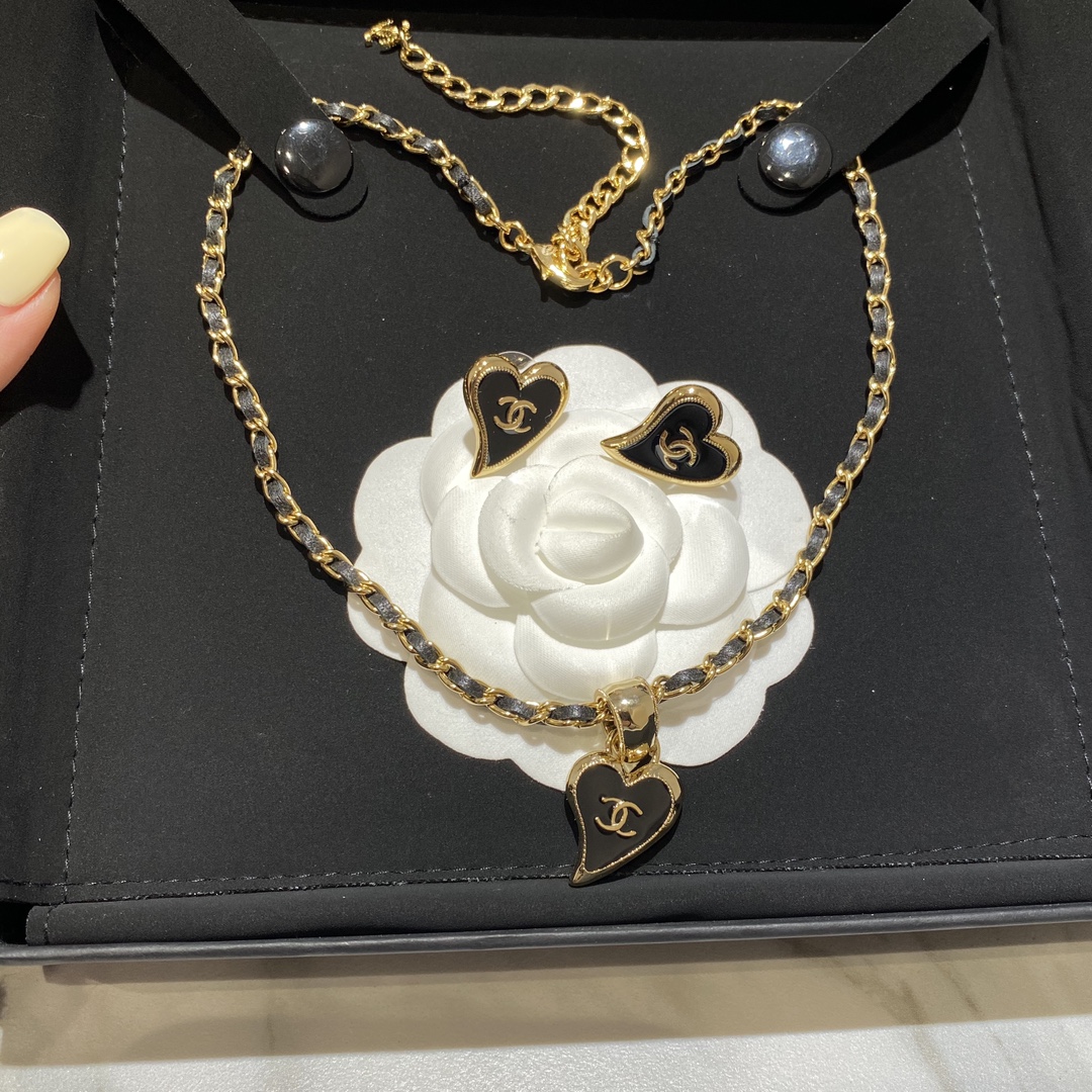 Chanel Necklace L