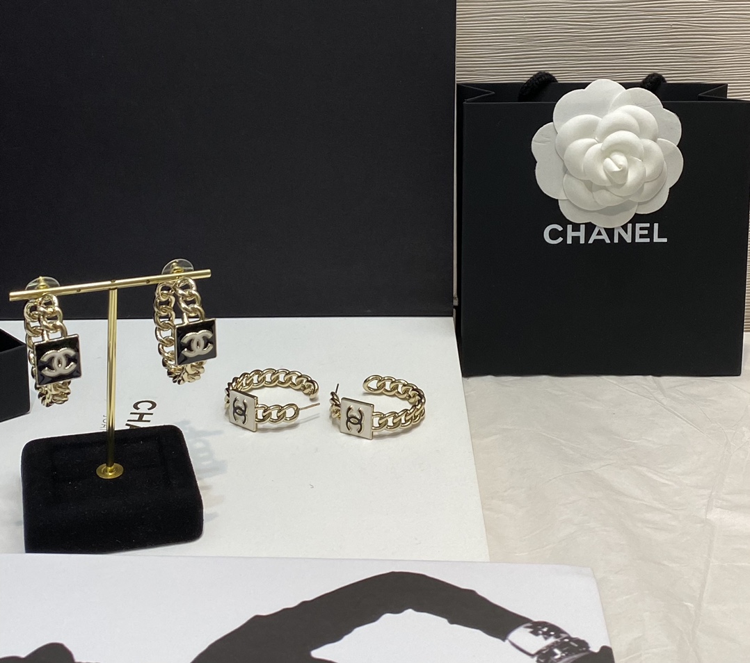 Chanel Earrings Inlaid L