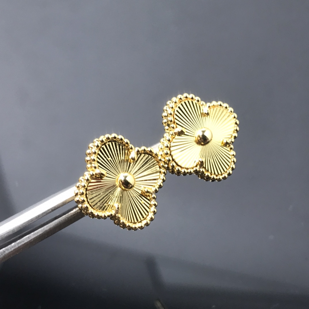 Van Cleef Arpels Earrings Gold