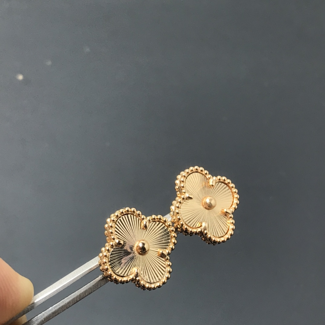 Van Cleef Arpels Earrings Gold