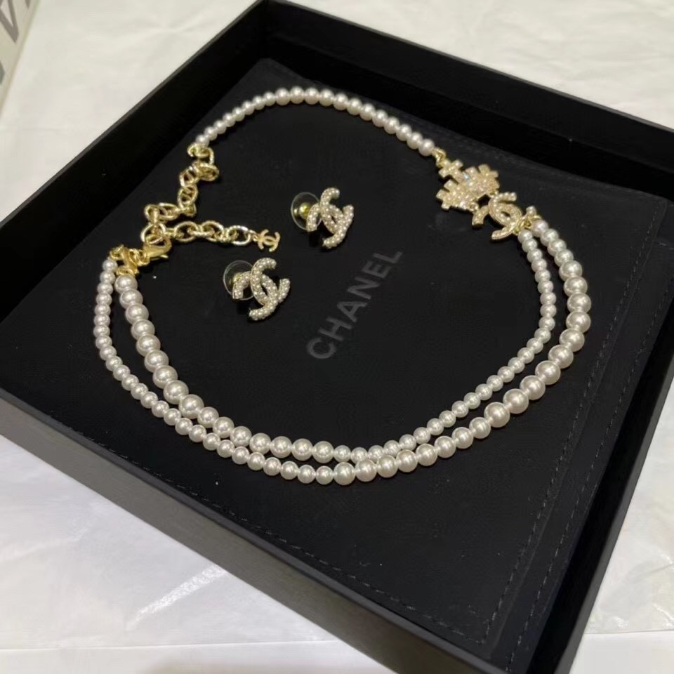 Chanel Necklace Pearl