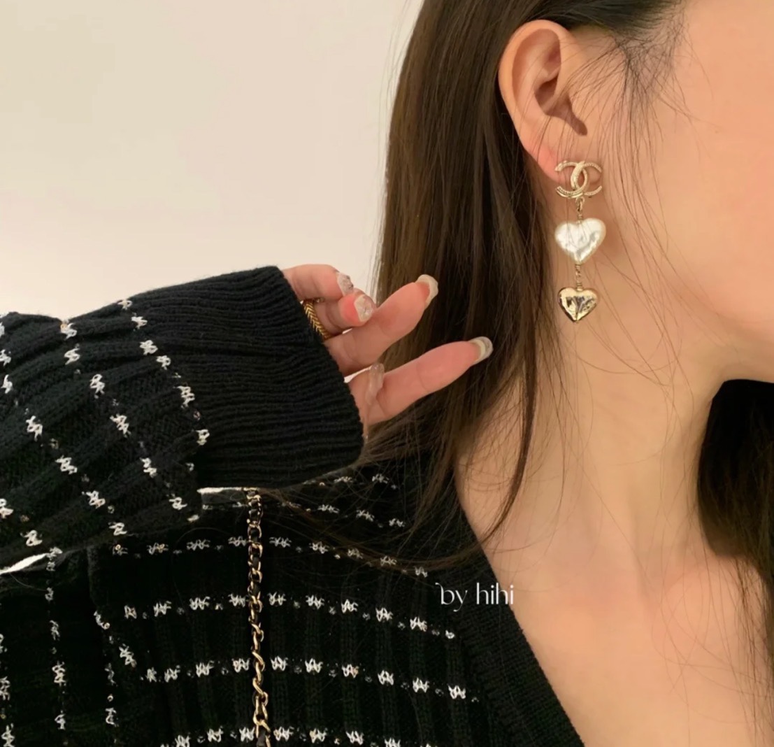 Chanel Earrings Silver S-l