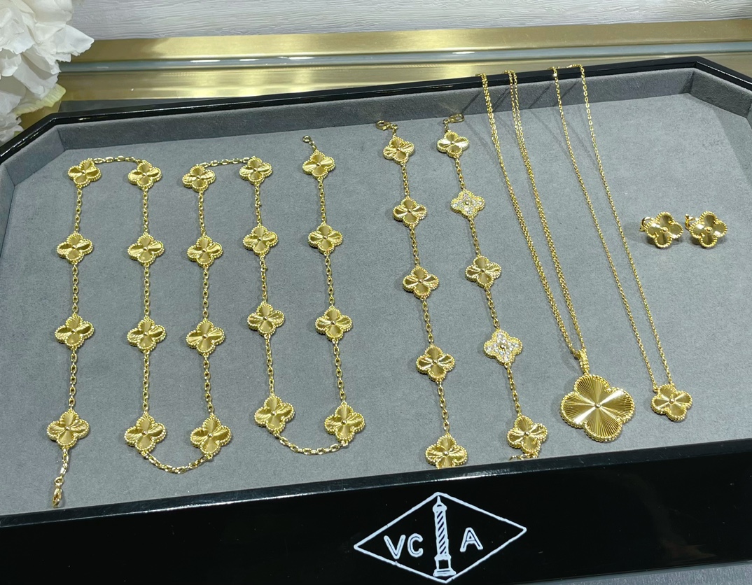 Van Cleef Arpels Basic Jewelry