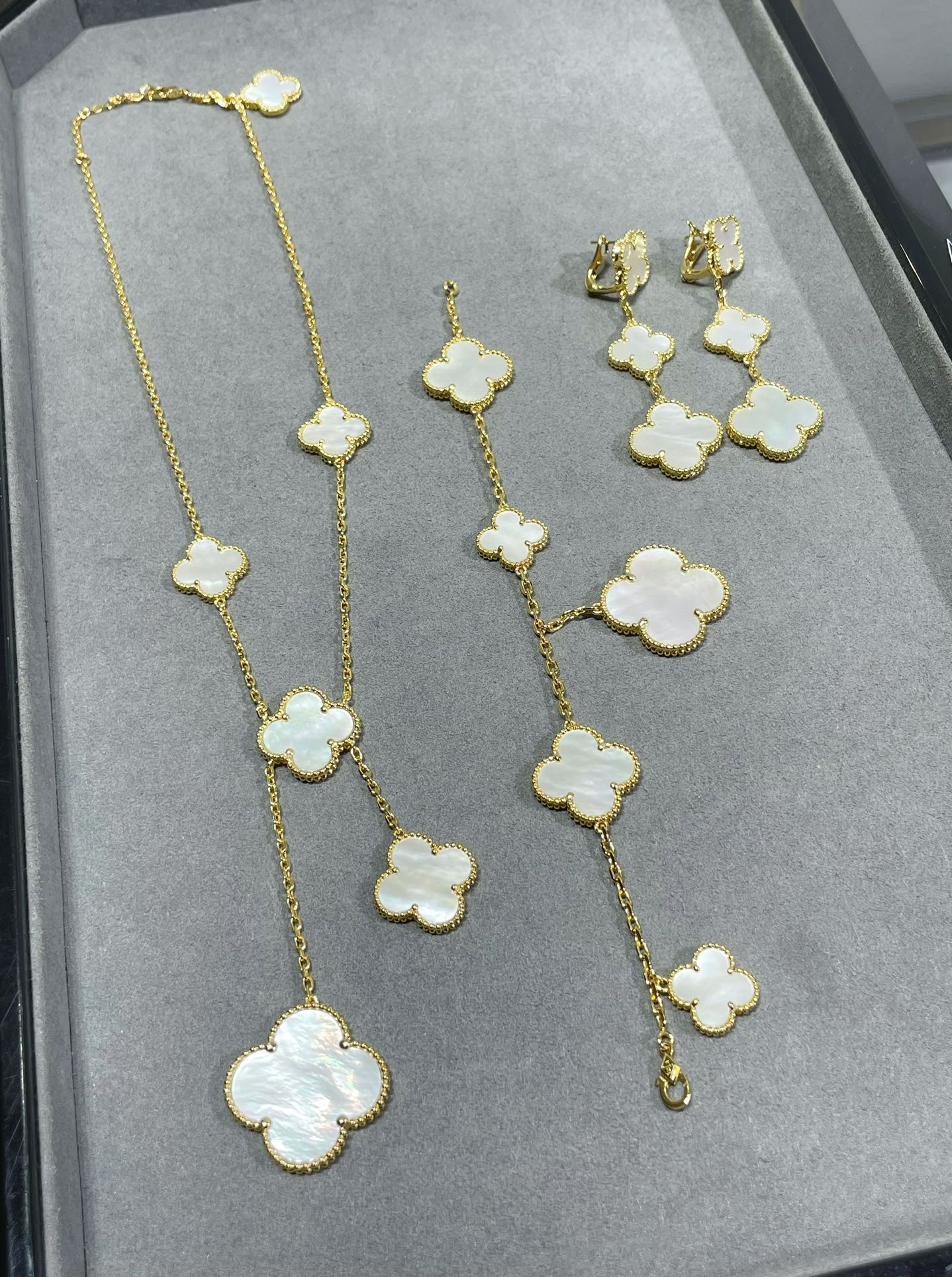 Van Cleef Arpels Basic Jewelry