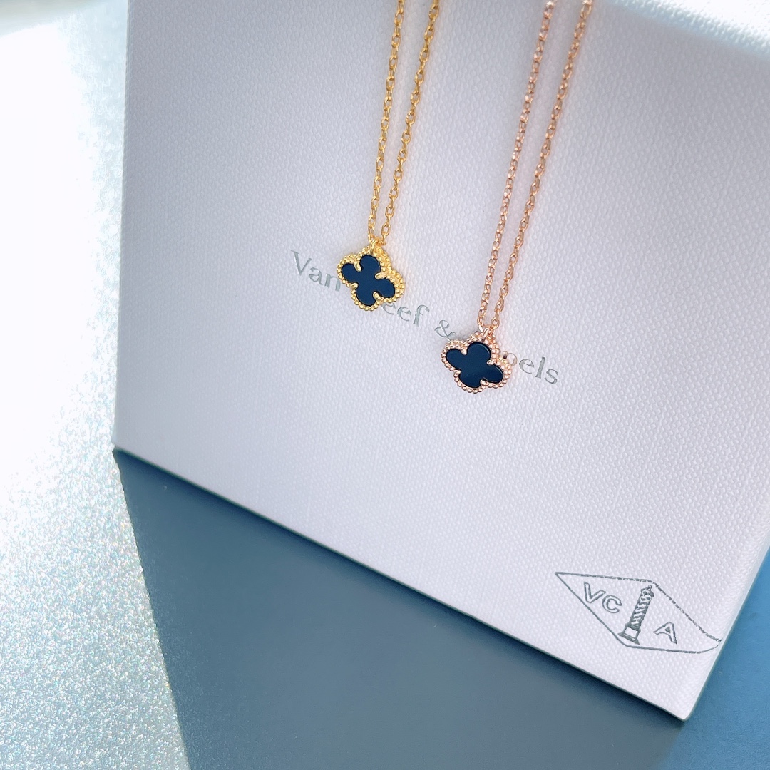 Van Cleef Arpels Necklace M