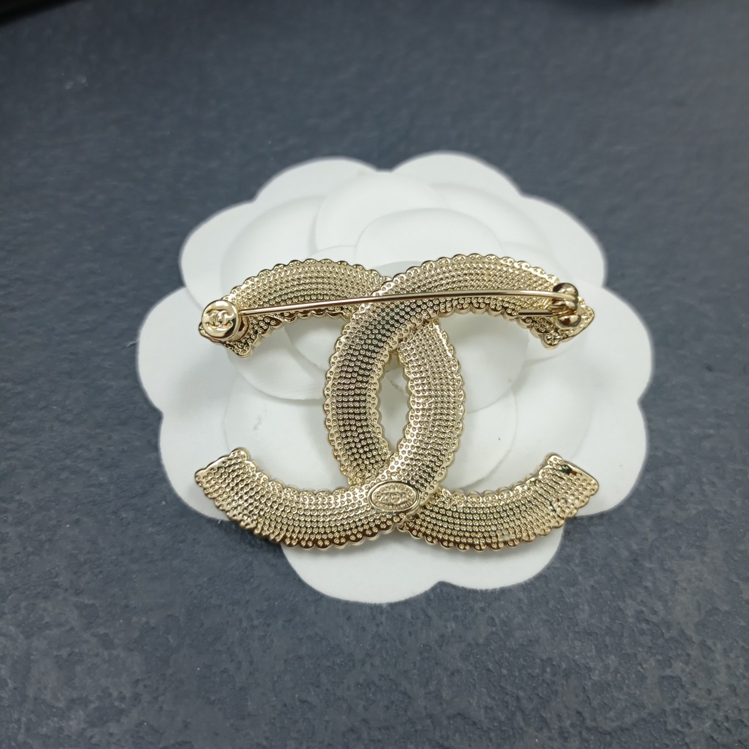 Chanel Brooch Pearl Inlaid