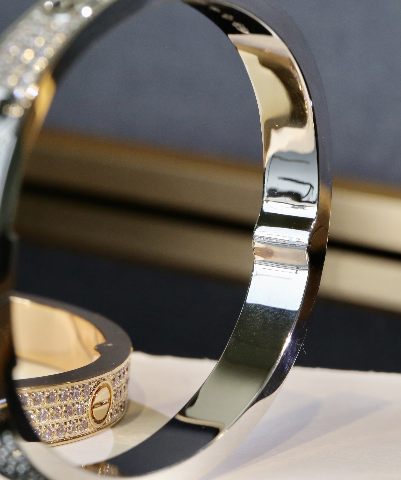 Cartier Bangle Diamond Inlaid L