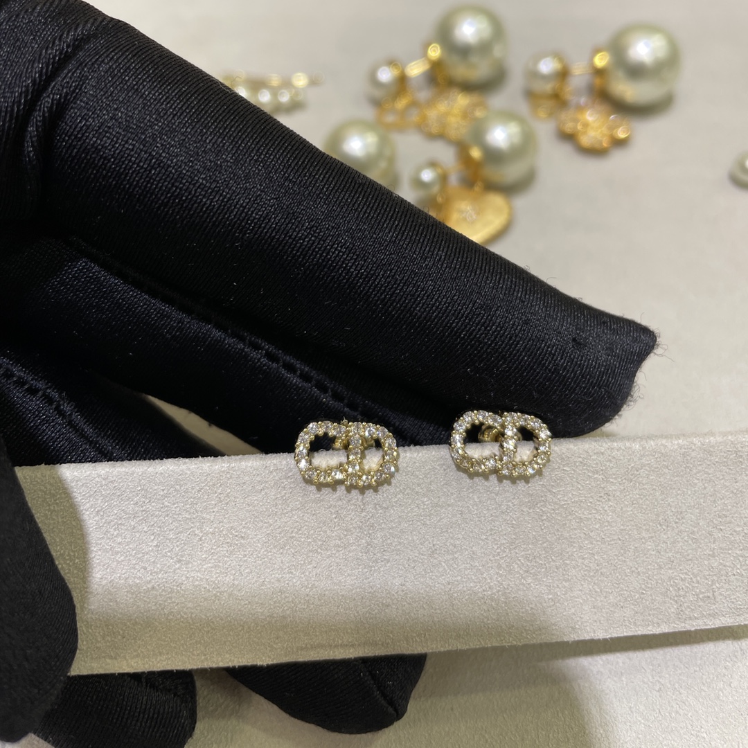 Van Cleef Arpels Earrings Gold Inlaid