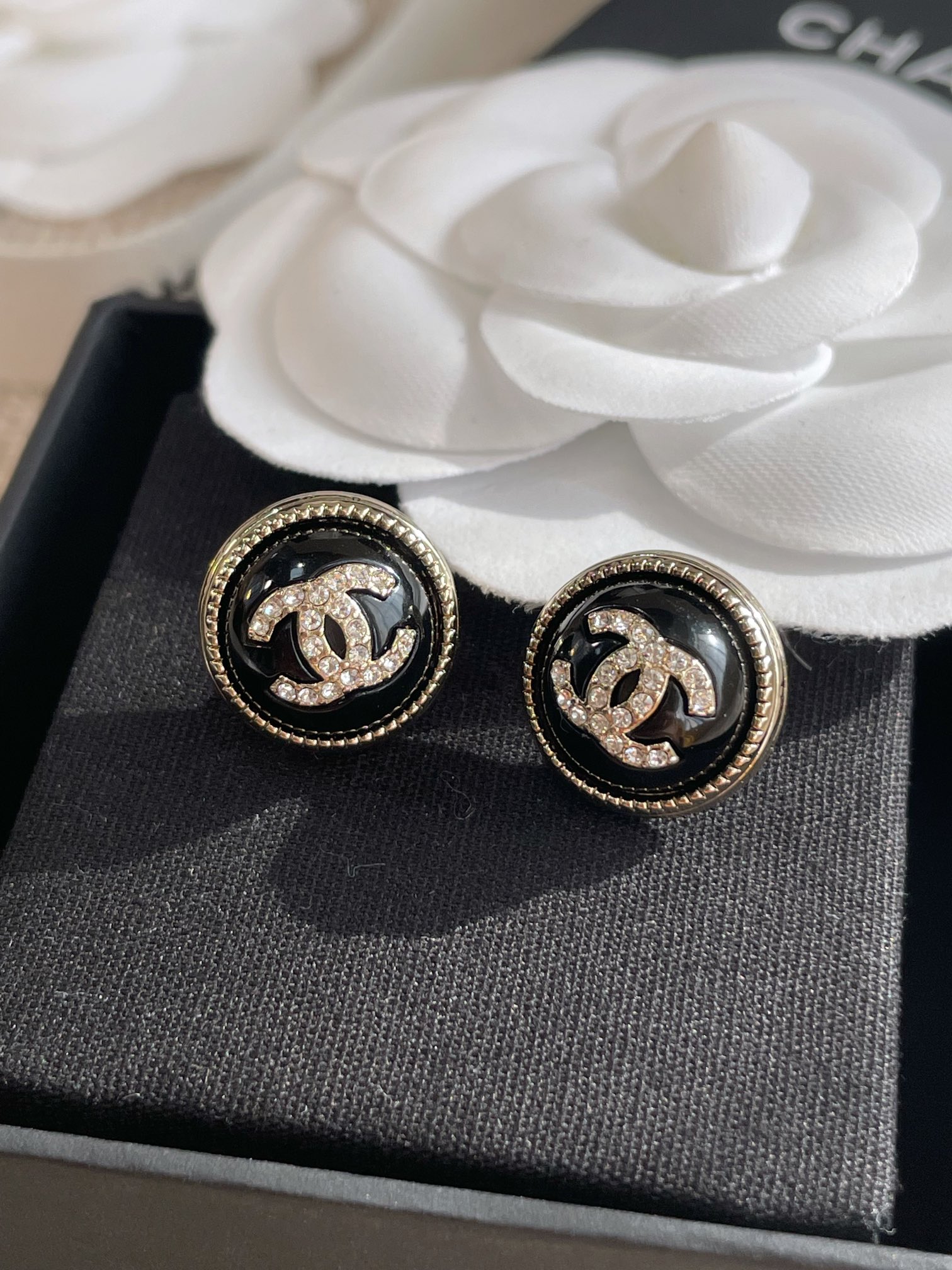 Chanel Earrings Black M-l