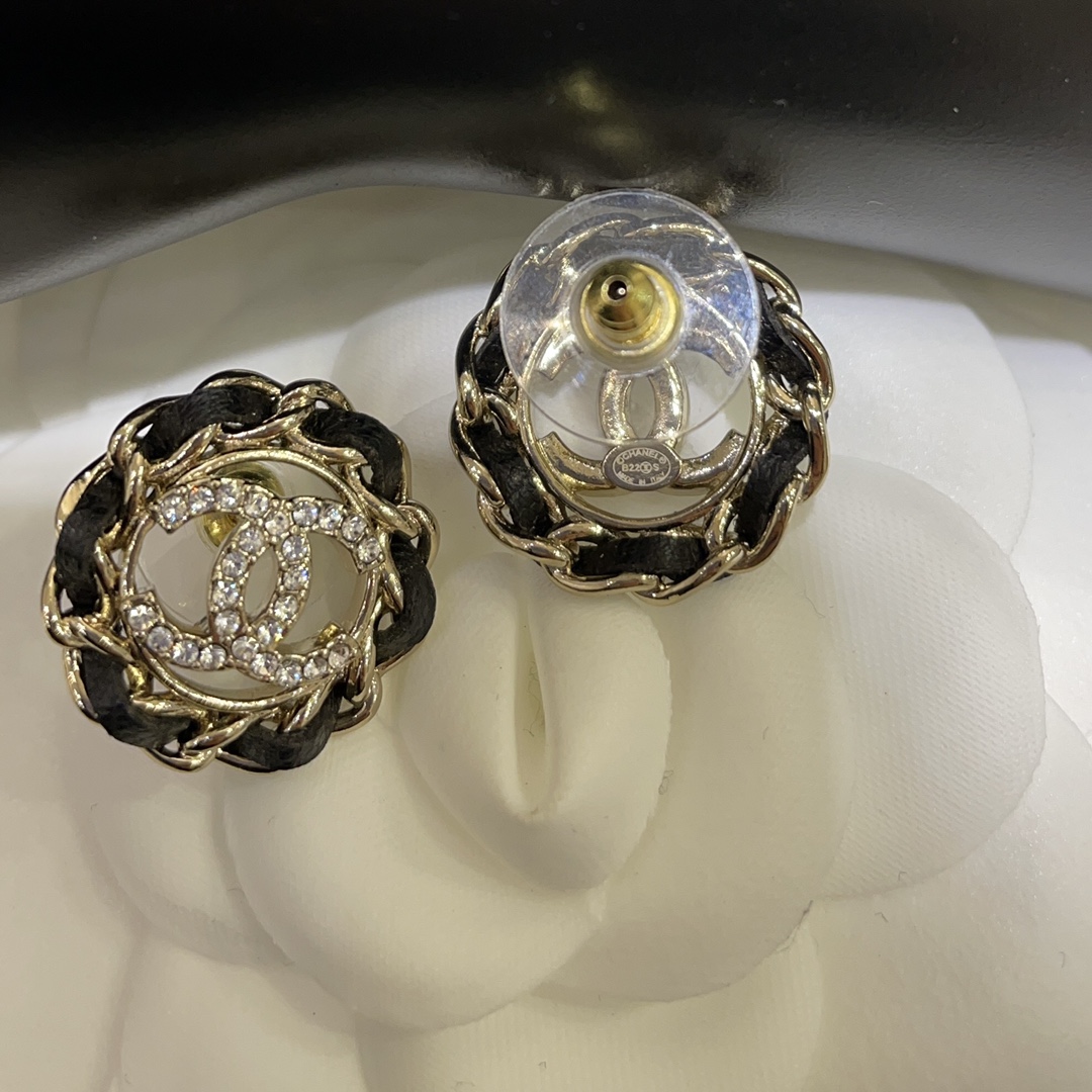 Chanel Basic Jewelry L