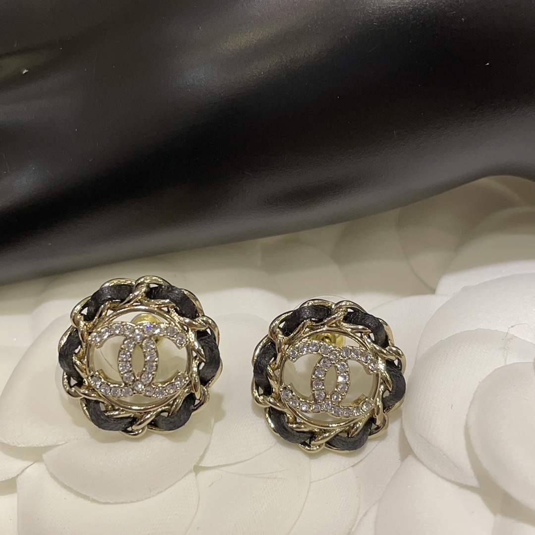 Chanel Basic Jewelry L