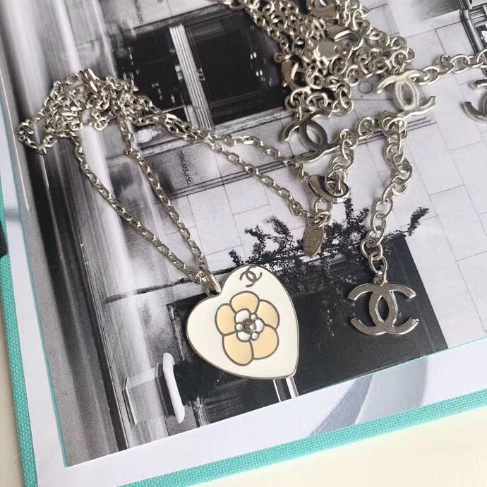 Chanel Necklace Pearl