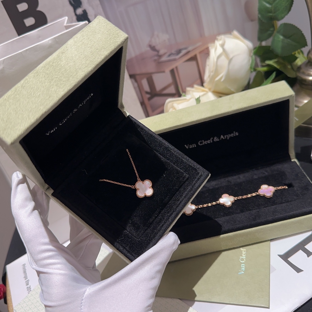 Van Cleef Arpels Necklace