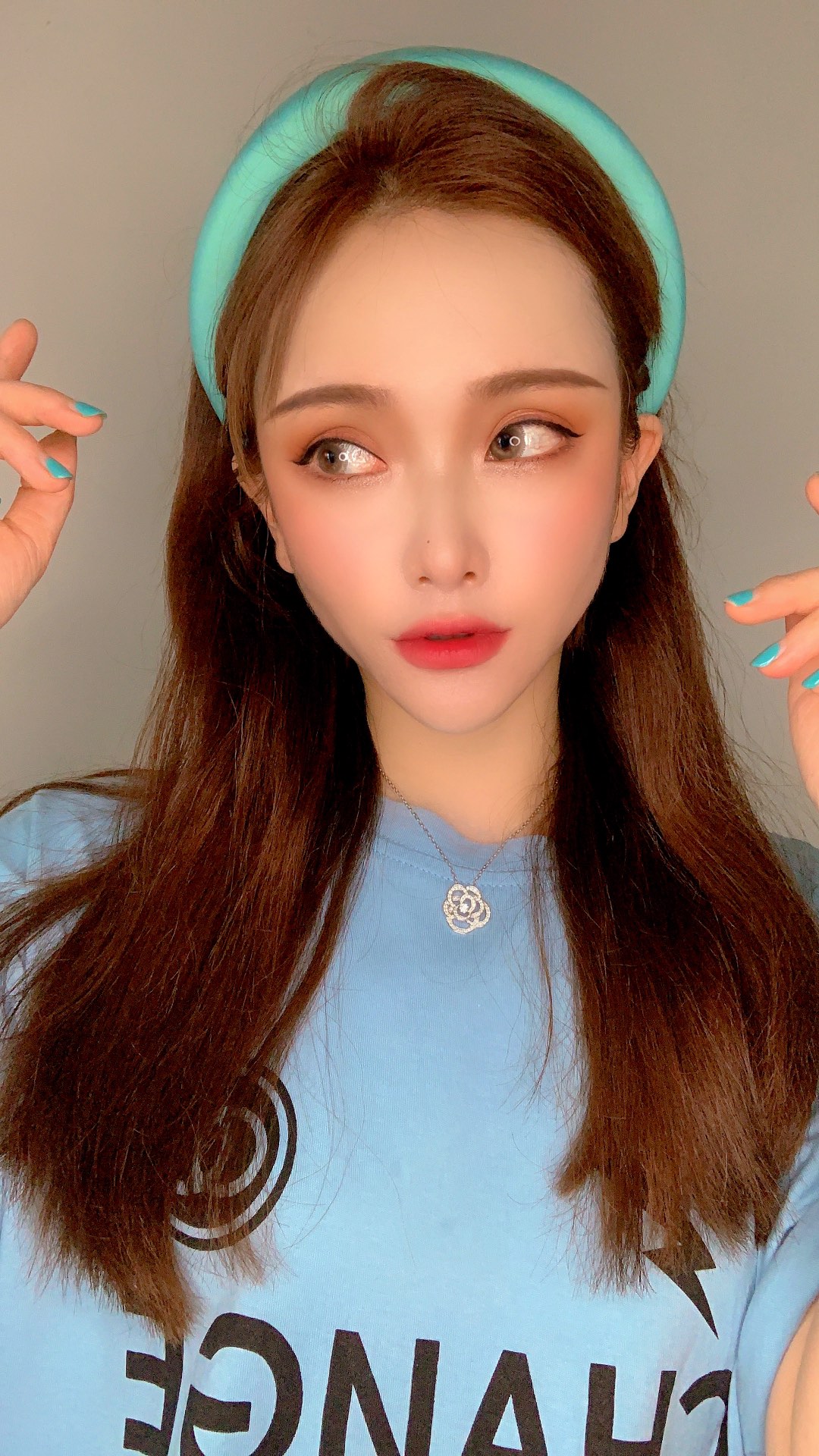 Chanel Necklace Inlaid L