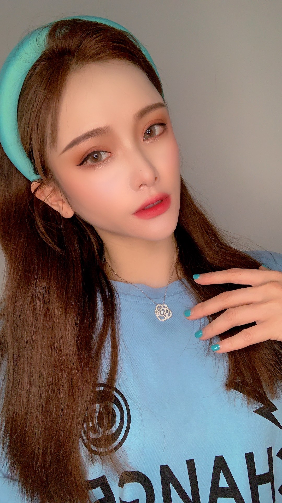 Chanel Necklace Inlaid L