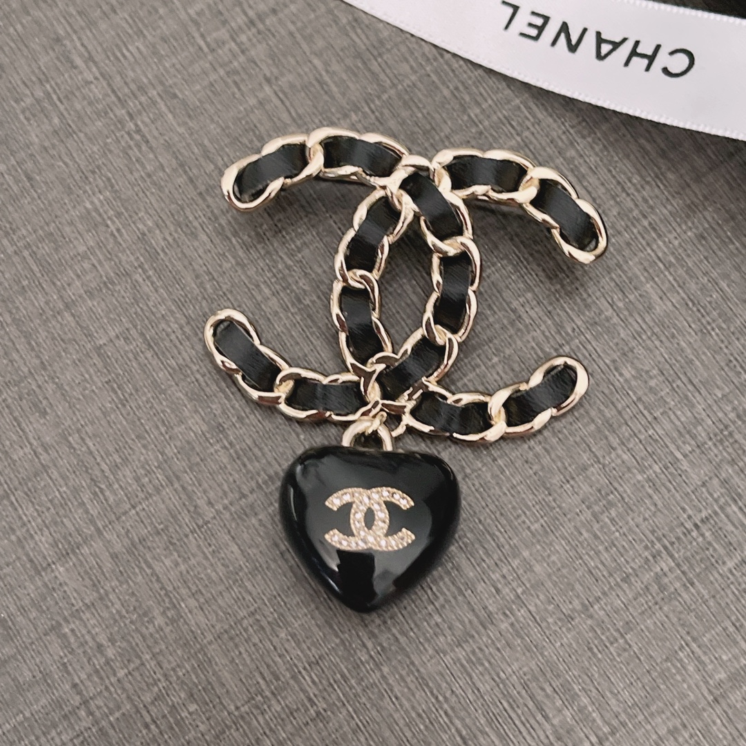 Chanel Brooch L