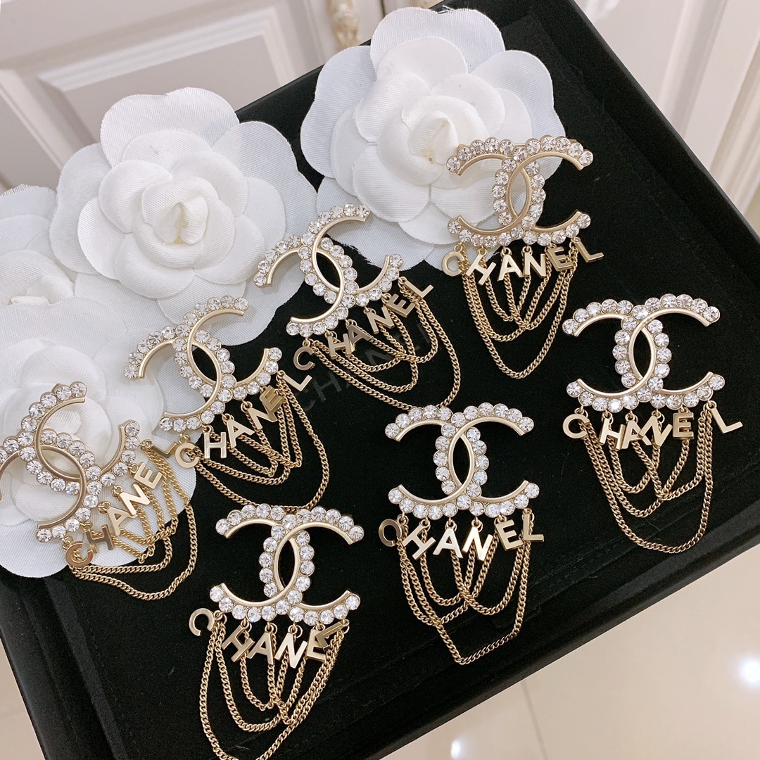 Chanel Brooch Pearl