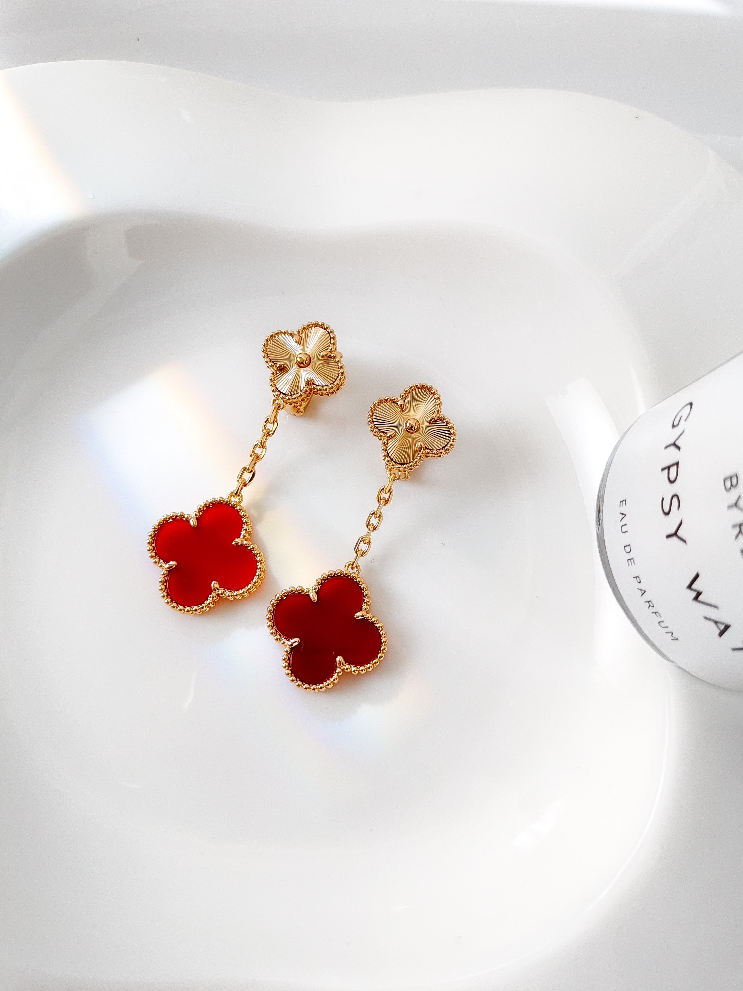 Van Cleef Arpels Earrings White