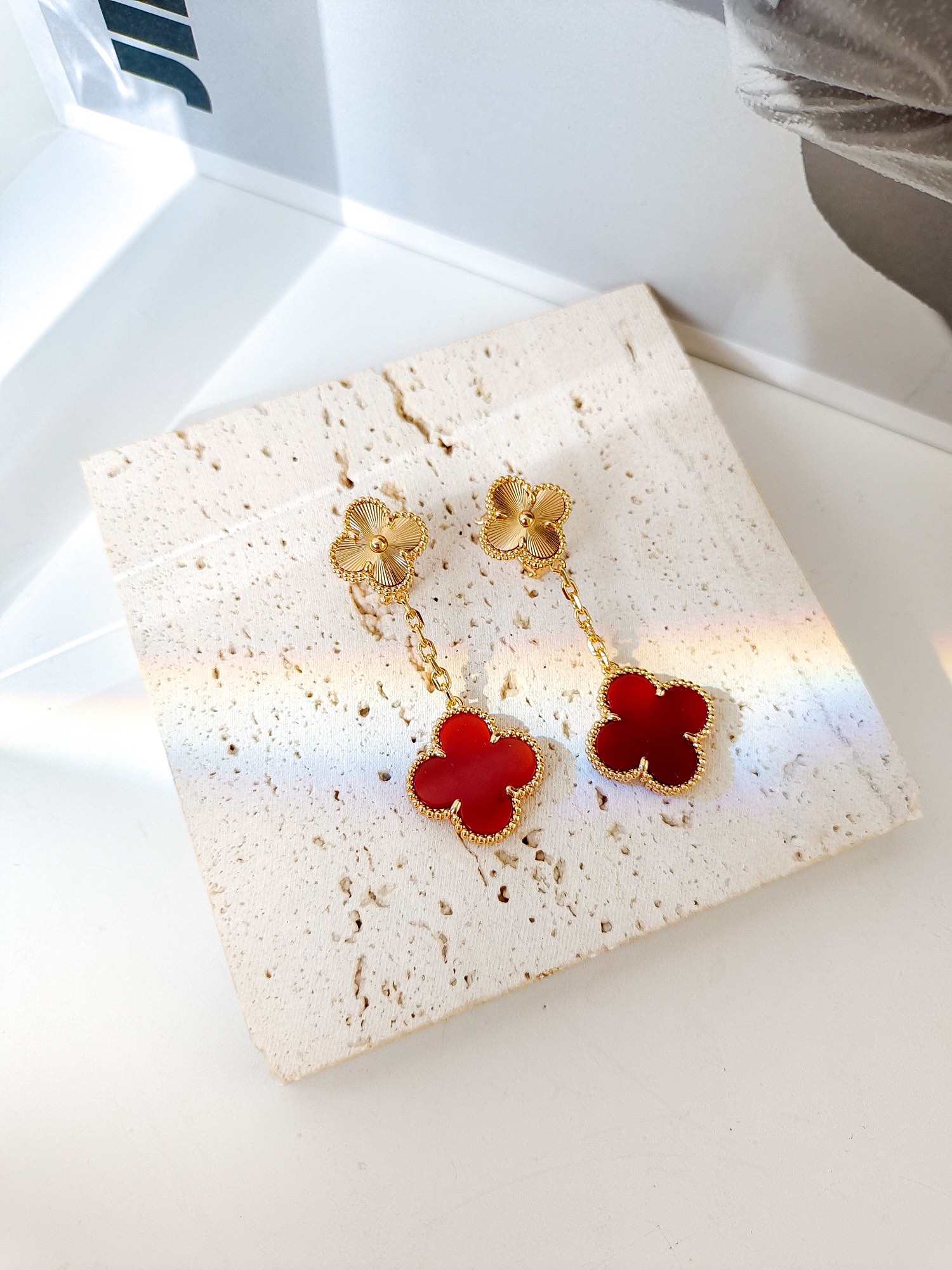 Van Cleef Arpels Earrings White