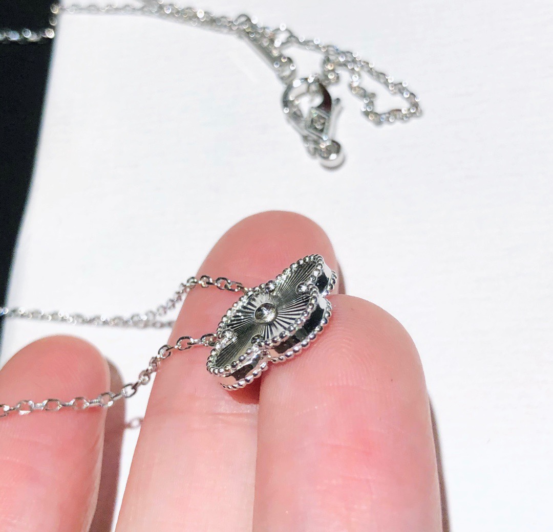 Van Cleef Arpels Necklace Silver