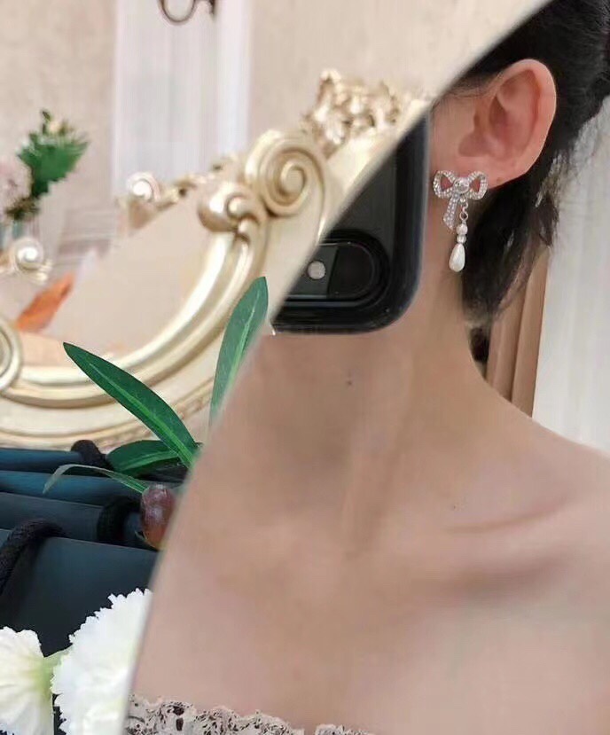 Chanel Earrings Gold